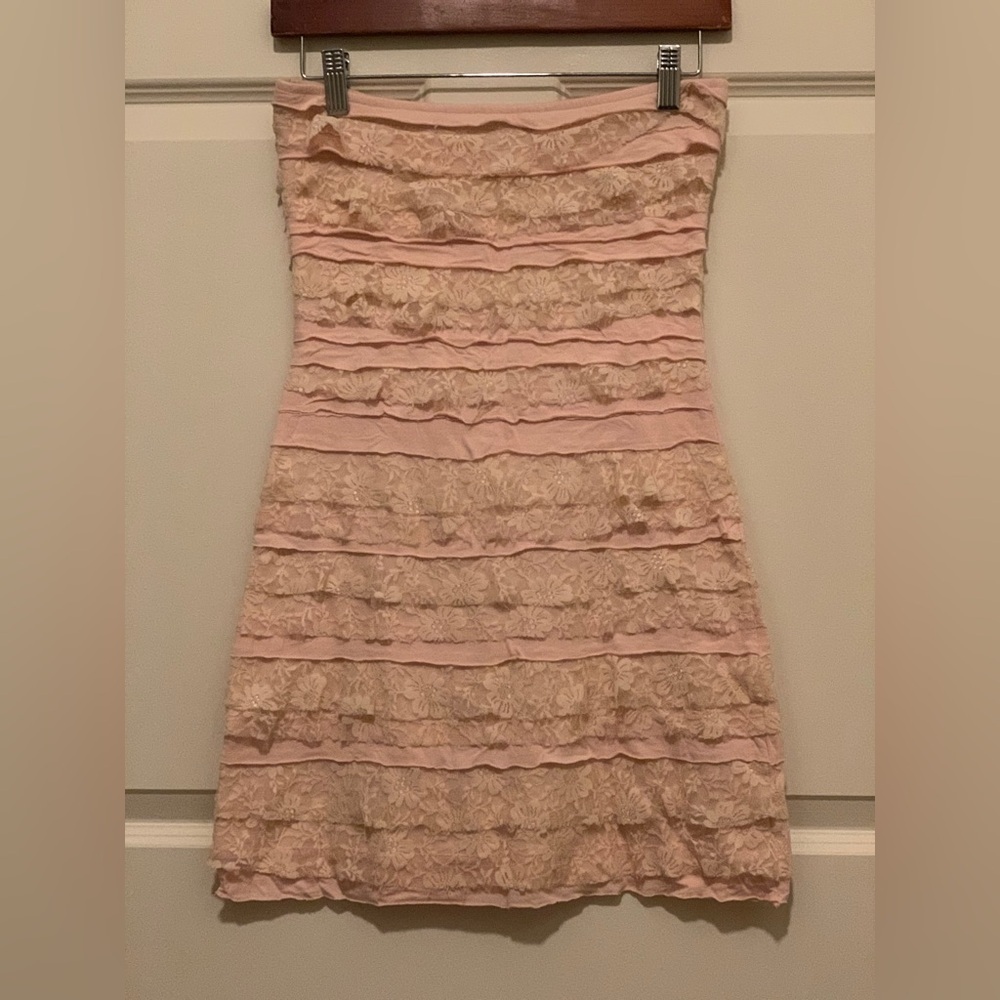 Express Elegant Strapless Pink Laced Mini Dress. Size-X-Small - Picture 2 of 4